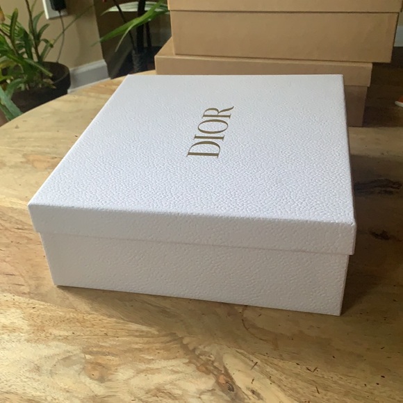 DIOR Giftbox w/Ribbon and Silk paper - - Picture 5 of 8